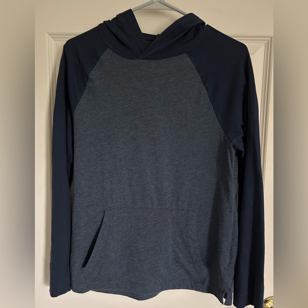 GAP mens Long sleeve light weight Tee with hood